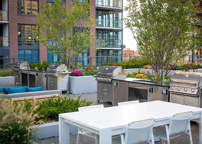 Апартаменты Blueground River North Pool Wd Nr Mile Chi-1194 *